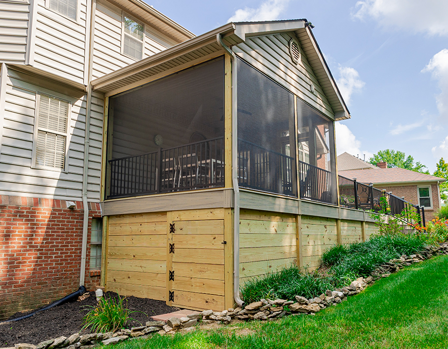 Screened porch with storage skirting — Old Wood Ct, Lexington, KY